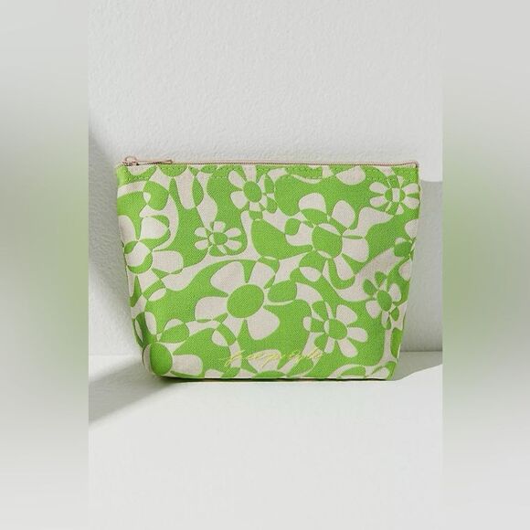 Free People FP Favorites Summer-Ready Beauty Bag - Picture 1 of 5